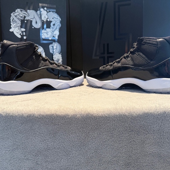 Air Jordan 11 Space Jam Edition **2016** - Picture 5 of 8